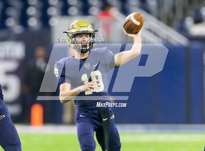 Thumbnail 2 in Klein Collins vs. DeSoto (UIL 6A Division II Semifinal) photogallery.