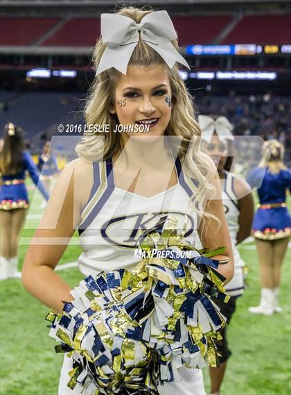 Thumbnail 1 in Klein Collins vs. DeSoto (UIL 6A Division II Semifinal) photogallery.