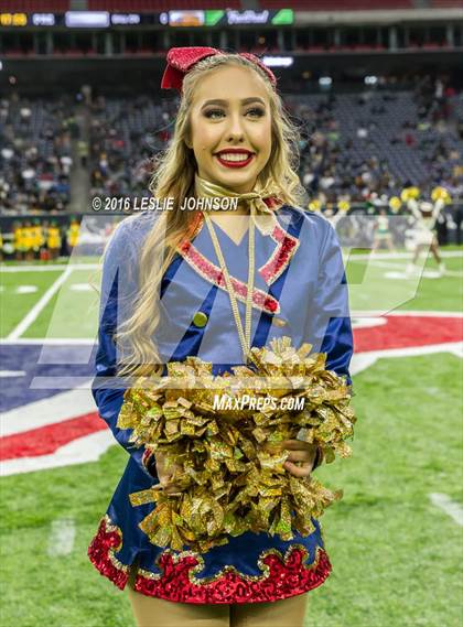 Thumbnail 2 in Klein Collins vs. DeSoto (UIL 6A Division II Semifinal) photogallery.