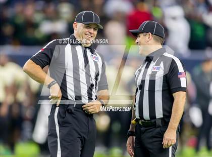 Thumbnail 1 in Klein Collins vs. DeSoto (UIL 6A Division II Semifinal) photogallery.