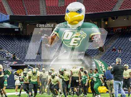 Thumbnail 2 in Klein Collins vs. DeSoto (UIL 6A Division II Semifinal) photogallery.