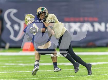 Thumbnail 2 in Klein Collins vs. DeSoto (UIL 6A Division II Semifinal) photogallery.