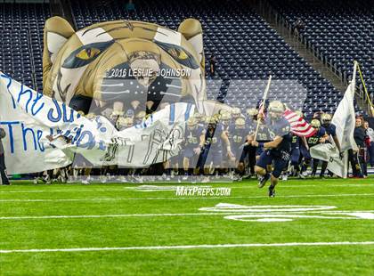 Thumbnail 3 in Klein Collins vs. DeSoto (UIL 6A Division II Semifinal) photogallery.