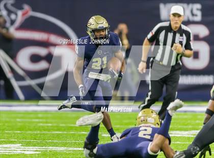 Thumbnail 1 in Klein Collins vs. DeSoto (UIL 6A Division II Semifinal) photogallery.