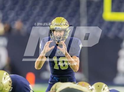 Thumbnail 3 in Klein Collins vs. DeSoto (UIL 6A Division II Semifinal) photogallery.