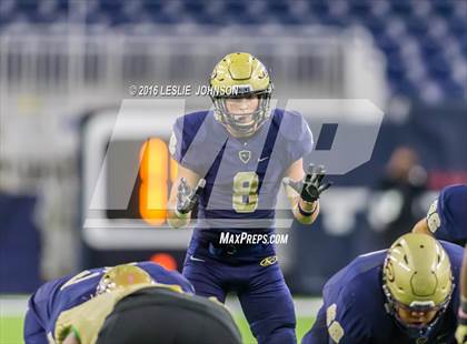 Thumbnail 1 in Klein Collins vs. DeSoto (UIL 6A Division II Semifinal) photogallery.