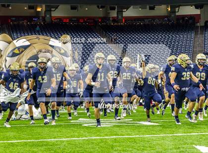 Thumbnail 3 in Klein Collins vs. DeSoto (UIL 6A Division II Semifinal) photogallery.