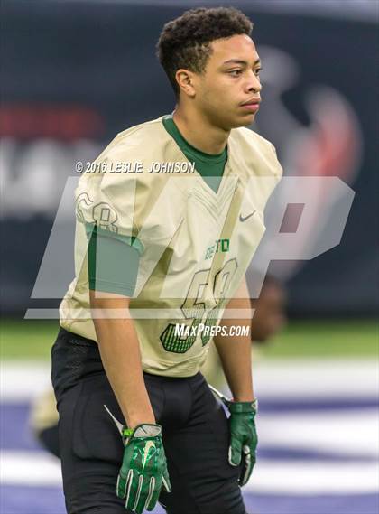 Thumbnail 2 in Klein Collins vs. DeSoto (UIL 6A Division II Semifinal) photogallery.