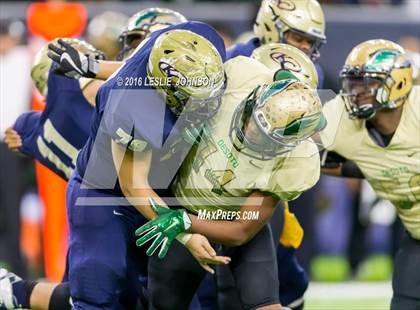 Thumbnail 1 in Klein Collins vs. DeSoto (UIL 6A Division II Semifinal) photogallery.