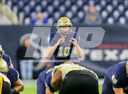 Thumbnail 3 in Klein Collins vs. DeSoto (UIL 6A Division II Semifinal) photogallery.