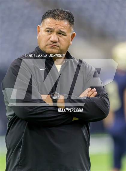 Thumbnail 3 in Klein Collins vs. DeSoto (UIL 6A Division II Semifinal) photogallery.