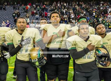 Thumbnail 1 in Klein Collins vs. DeSoto (UIL 6A Division II Semifinal) photogallery.