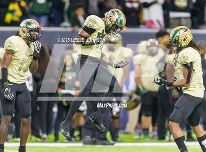 Thumbnail 1 in Klein Collins vs. DeSoto (UIL 6A Division II Semifinal) photogallery.