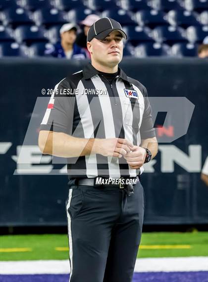 Thumbnail 3 in Klein Collins vs. DeSoto (UIL 6A Division II Semifinal) photogallery.
