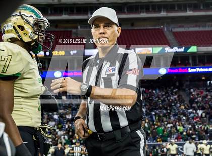Thumbnail 2 in Klein Collins vs. DeSoto (UIL 6A Division II Semifinal) photogallery.