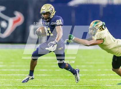 Thumbnail 1 in Klein Collins vs. DeSoto (UIL 6A Division II Semifinal) photogallery.