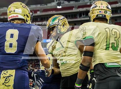 Thumbnail 2 in Klein Collins vs. DeSoto (UIL 6A Division II Semifinal) photogallery.