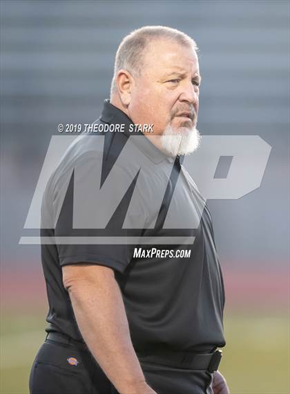 Thumbnail 1 in Arapahoe @ Cherokee Trail photogallery.