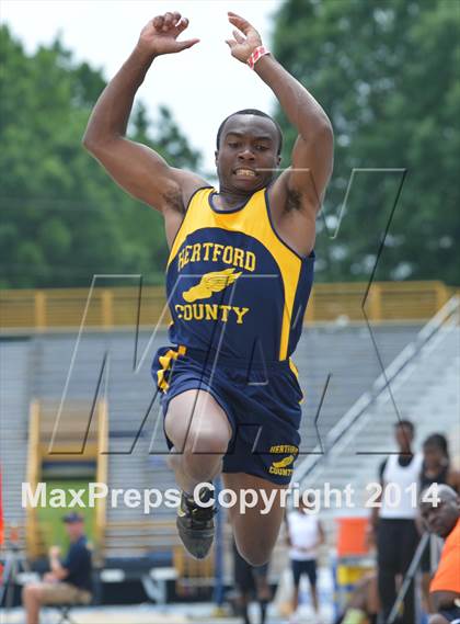 Thumbnail 2 in NCHSAA 2A Track & Field Men Championships photogallery.