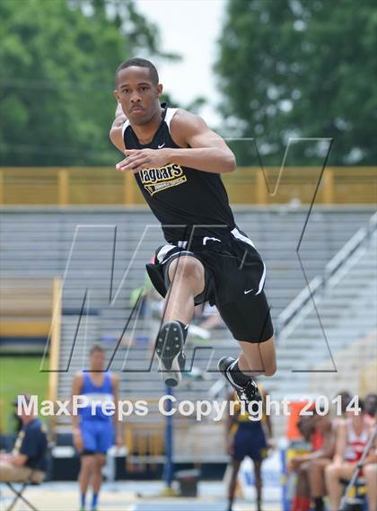 Thumbnail 2 in NCHSAA 2A Track & Field Men Championships photogallery.