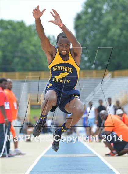 Thumbnail 3 in NCHSAA 2A Track & Field Men Championships photogallery.