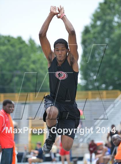 Thumbnail 1 in NCHSAA 2A Track & Field Men Championships photogallery.