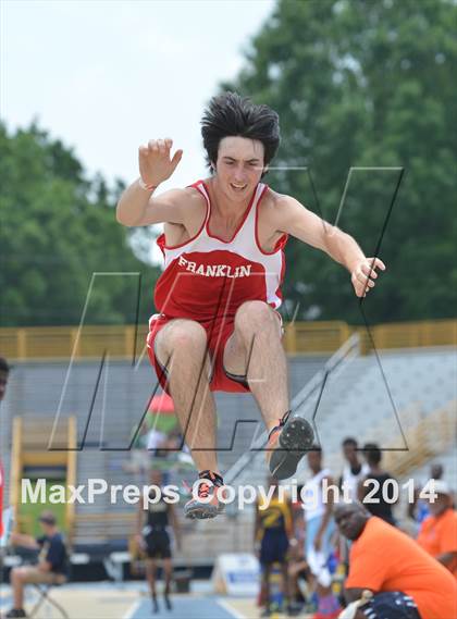 Thumbnail 1 in NCHSAA 2A Track & Field Men Championships photogallery.