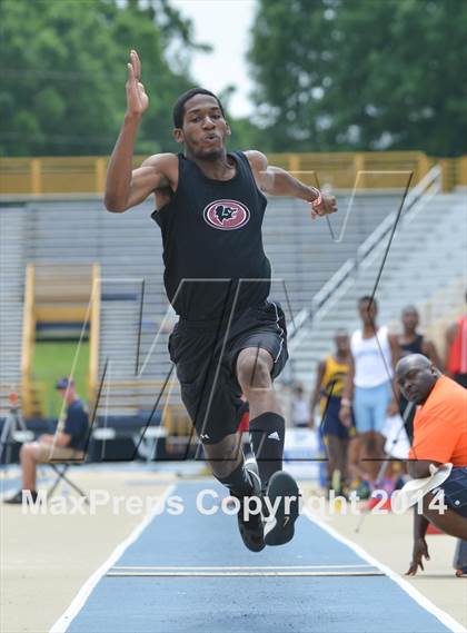 Thumbnail 2 in NCHSAA 2A Track & Field Men Championships photogallery.