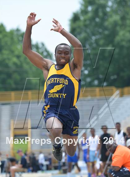 Thumbnail 1 in NCHSAA 2A Track & Field Men Championships photogallery.