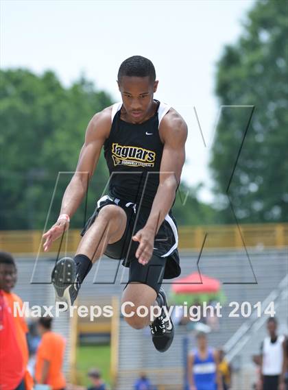 Thumbnail 2 in NCHSAA 2A Track & Field Men Championships photogallery.