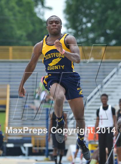 Thumbnail 3 in NCHSAA 2A Track & Field Men Championships photogallery.