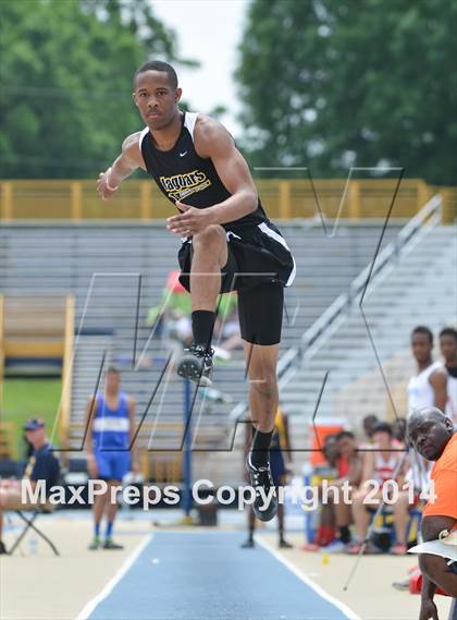 Thumbnail 1 in NCHSAA 2A Track & Field Men Championships photogallery.