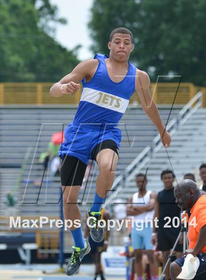 Thumbnail 1 in NCHSAA 2A Track & Field Men Championships photogallery.