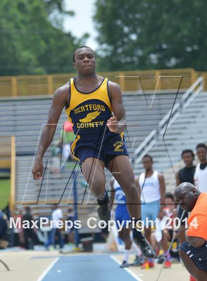 Thumbnail 2 in NCHSAA 2A Track & Field Men Championships photogallery.