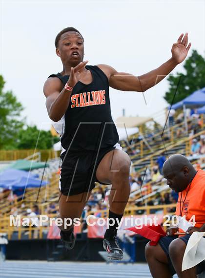 Thumbnail 1 in NCHSAA 2A Track & Field Men Championships photogallery.