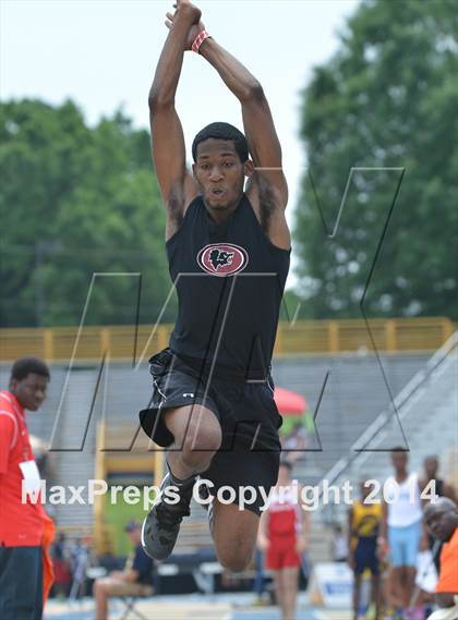 Thumbnail 1 in NCHSAA 2A Track & Field Men Championships photogallery.