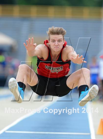 Thumbnail 1 in NCHSAA 2A Track & Field Men Championships photogallery.