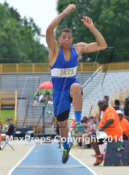 Thumbnail 1 in NCHSAA 2A Track & Field Men Championships photogallery.