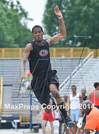 Thumbnail 1 in NCHSAA 2A Track & Field Men Championships photogallery.