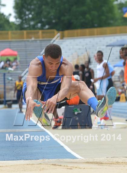Thumbnail 1 in NCHSAA 2A Track & Field Men Championships photogallery.