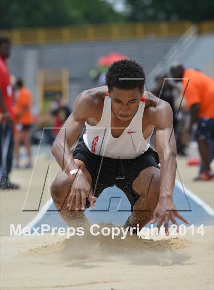 Thumbnail 2 in NCHSAA 2A Track & Field Men Championships photogallery.