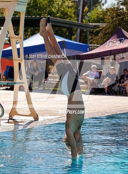 Thumbnail 3 in AIA Division II Diving Finals photogallery.