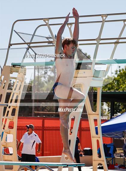 Thumbnail 3 in AIA Division II Diving Finals photogallery.