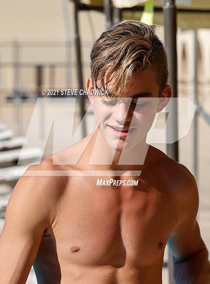 Thumbnail 1 in AIA Division II Diving Finals photogallery.