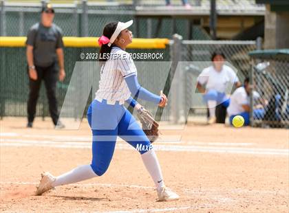 Thumbnail 3 in Brennan vs Jay photogallery.