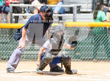 Thumbnail 3 in Brennan vs Jay photogallery.