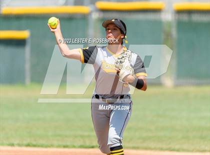 Thumbnail 3 in Brennan vs Jay photogallery.