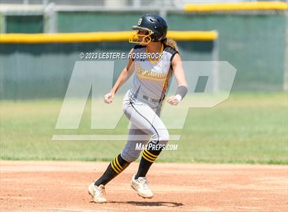 Thumbnail 3 in Brennan vs Jay photogallery.