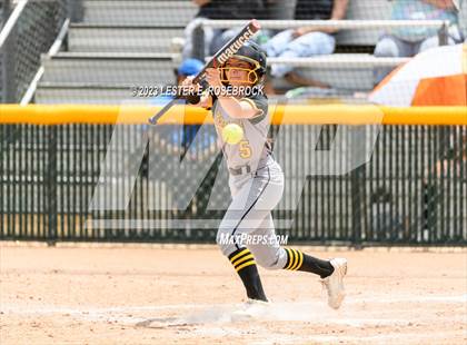 Thumbnail 3 in Brennan vs Jay photogallery.