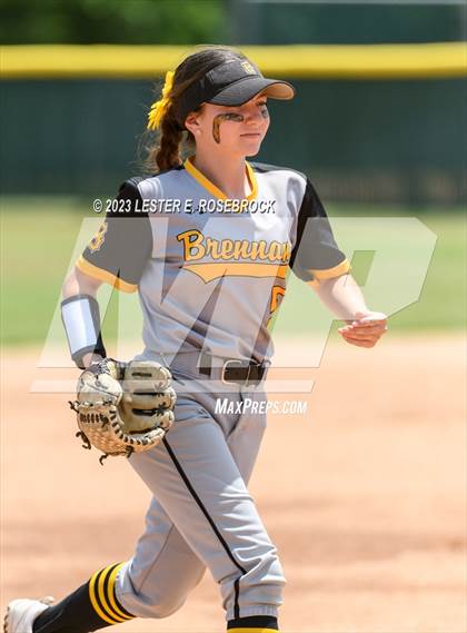 Thumbnail 2 in Brennan vs Jay photogallery.